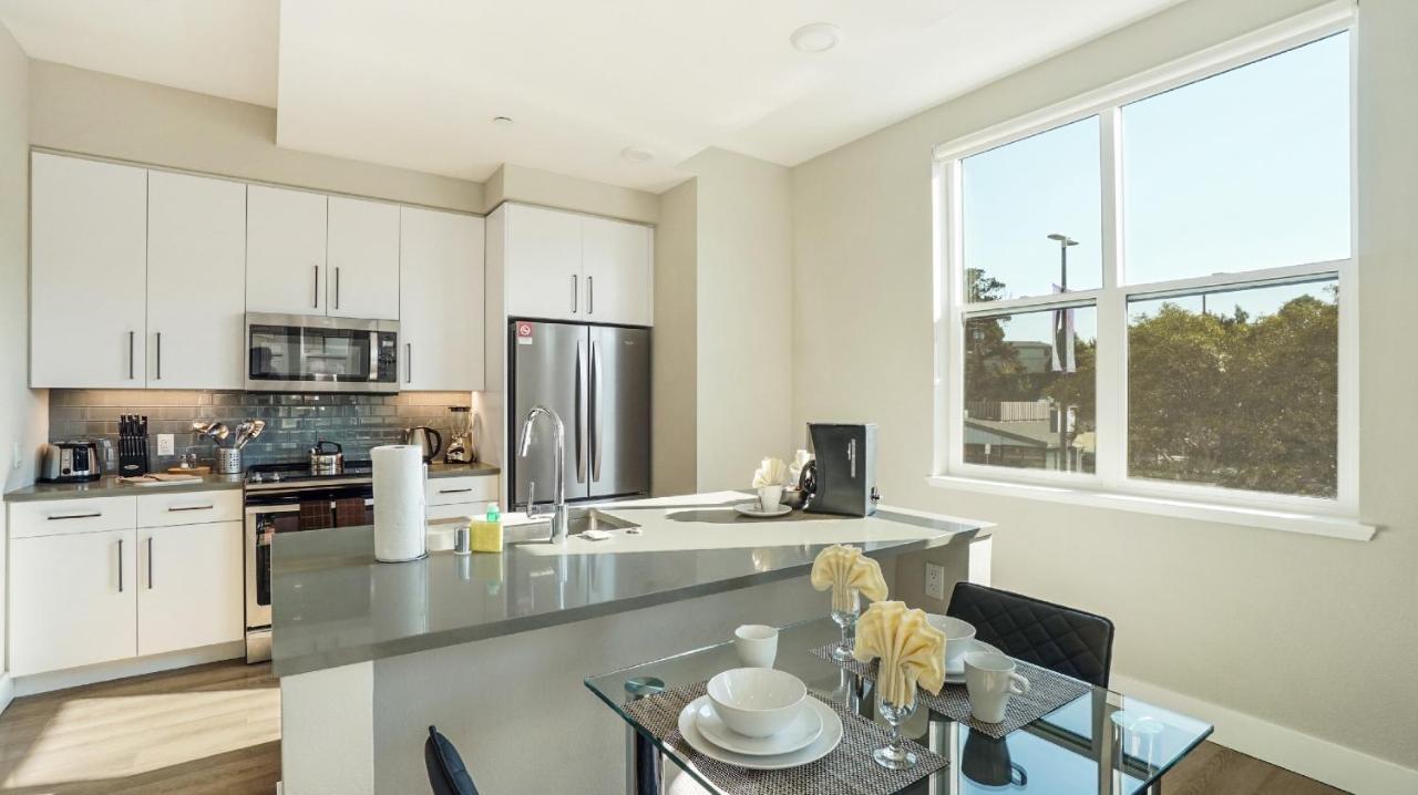 Global Luxury Suites In The Heart Of San Carlos Oda fotoğraf