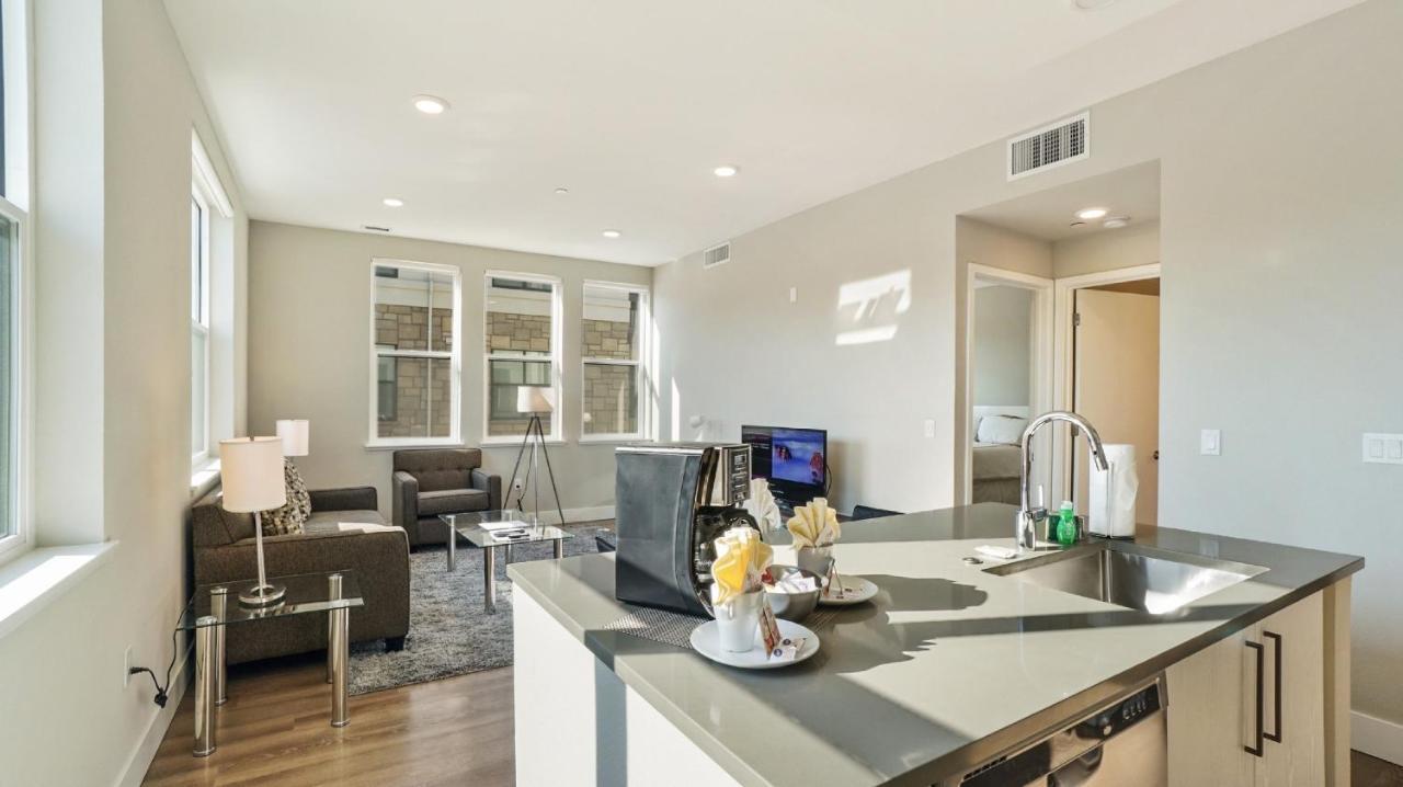 Global Luxury Suites In The Heart Of San Carlos Oda fotoğraf